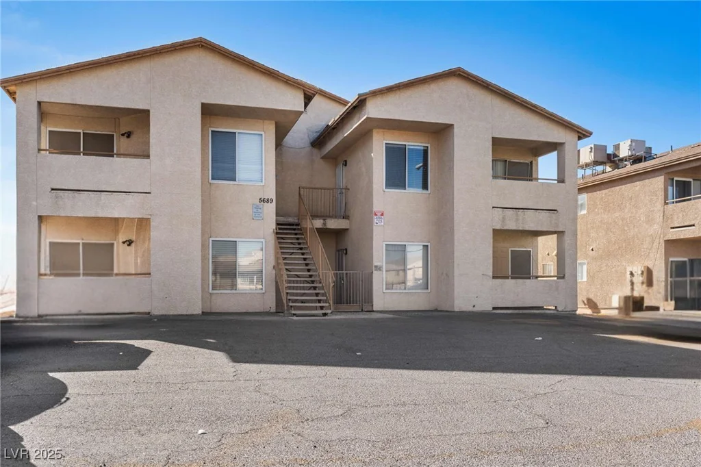 5689 Lake Mead, Las Vegas, NV 89156