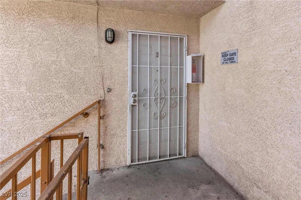 5689 Lake Mead, Las Vegas, NV 89156