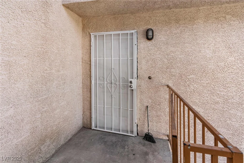 5689 Lake Mead, Las Vegas, NV 89156