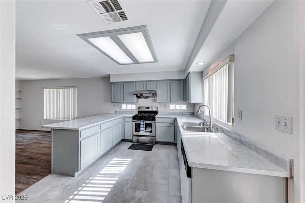 5301 Padua, Las Vegas, NV 89107