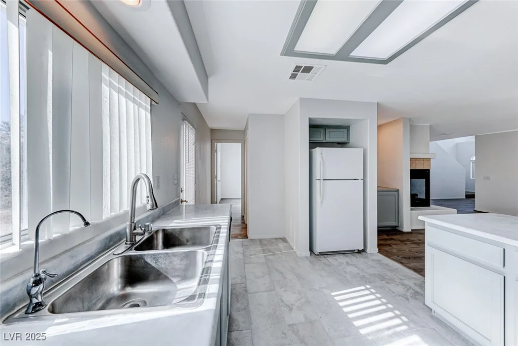 5301 Padua, Las Vegas, NV 89107