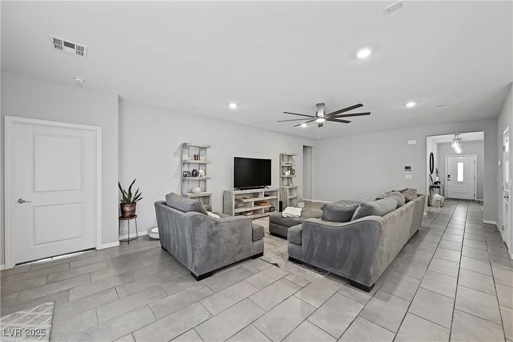 8976 Park, Las Vegas, NV 89178