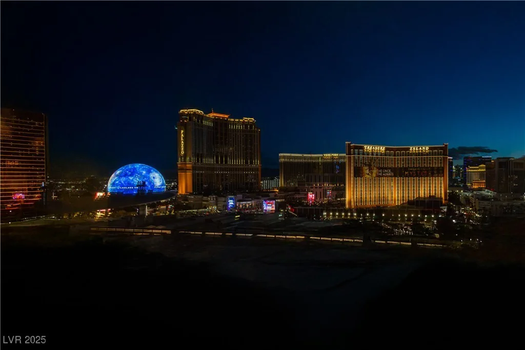 2000 Fashion Show, Las Vegas, NV 89109