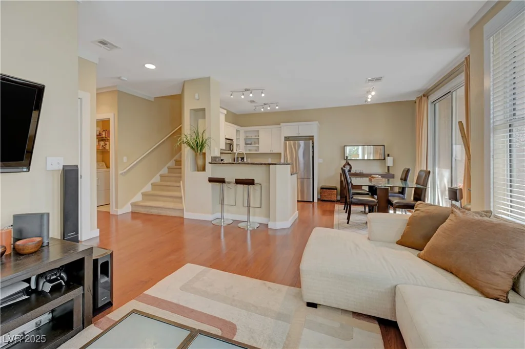 251 Green Valley, Henderson, NV 89012