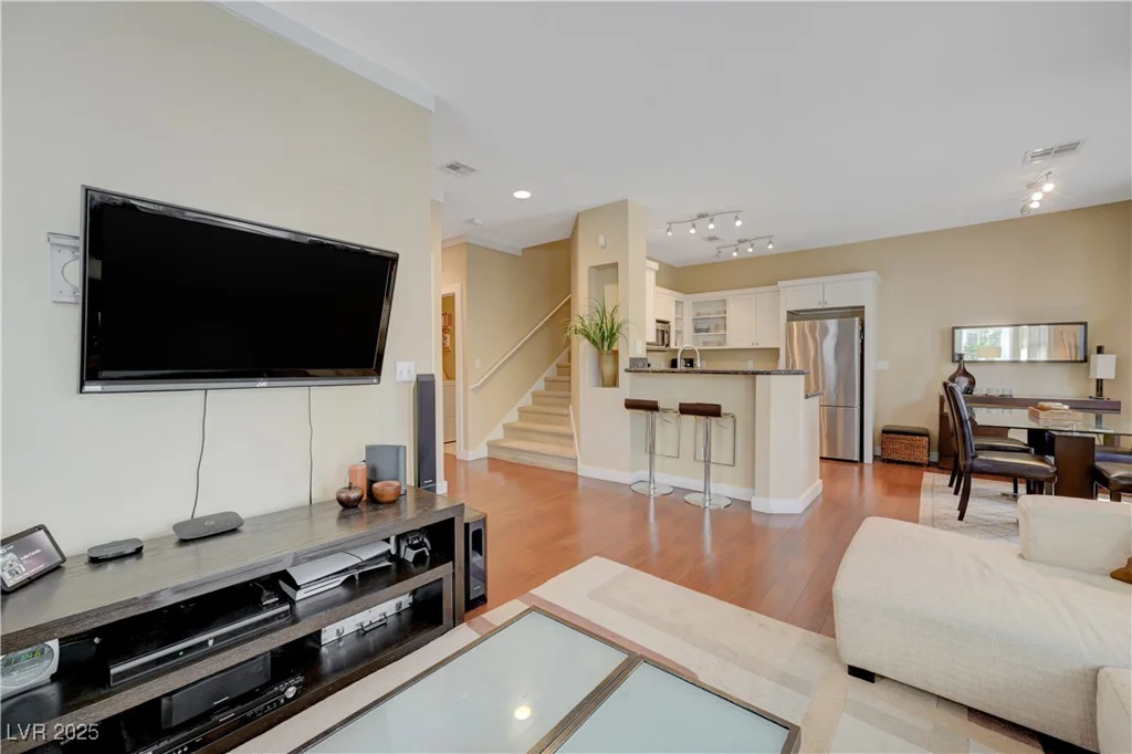 251 Green Valley, Henderson, NV 89012