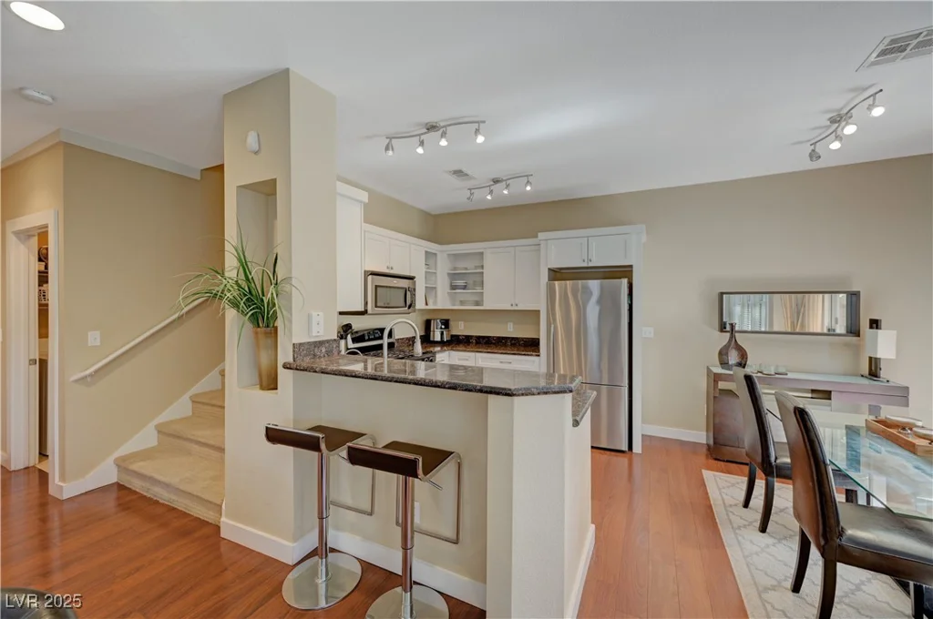 251 Green Valley, Henderson, NV 89012