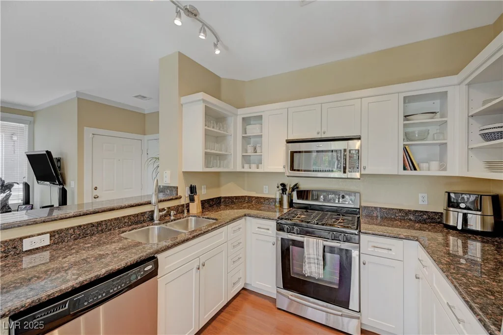 251 Green Valley, Henderson, NV 89012