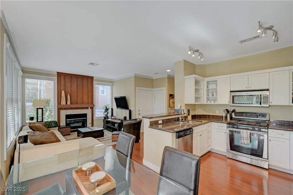251 Green Valley, Henderson, NV 89012