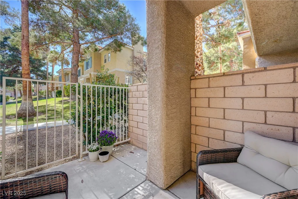 251 Green Valley, Henderson, NV 89012