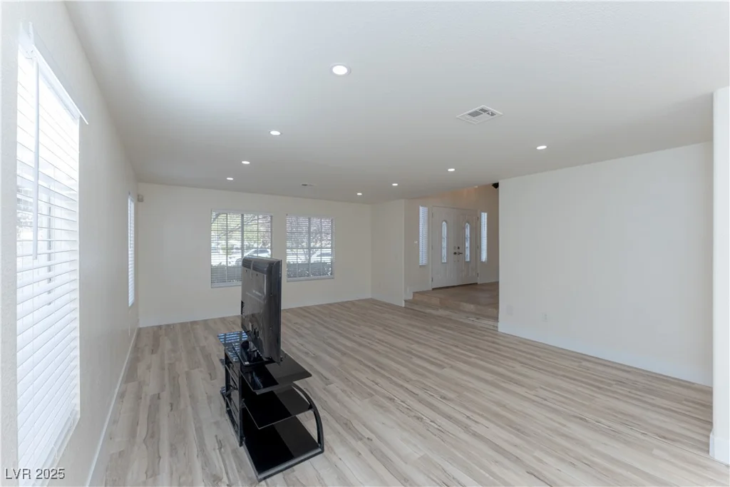 3120 Stern, Las Vegas, NV 89117