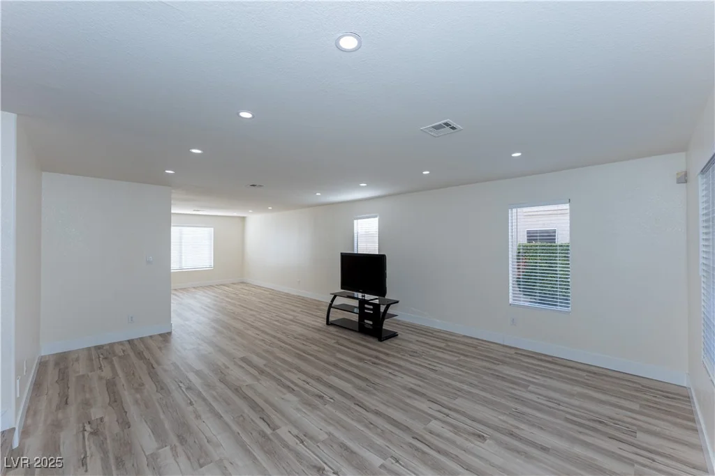 3120 Stern, Las Vegas, NV 89117
