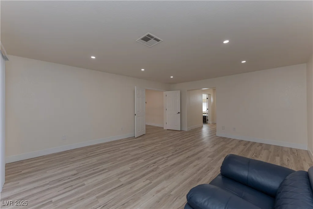 3120 Stern, Las Vegas, NV 89117