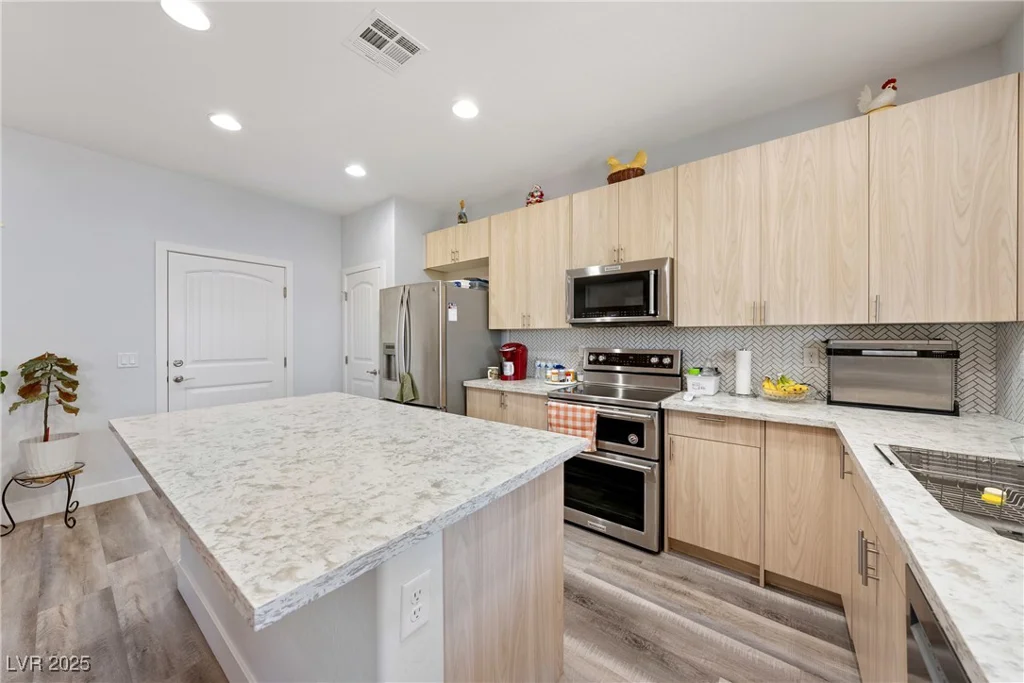 1241 Yosemite, Pahrump, NV 89048