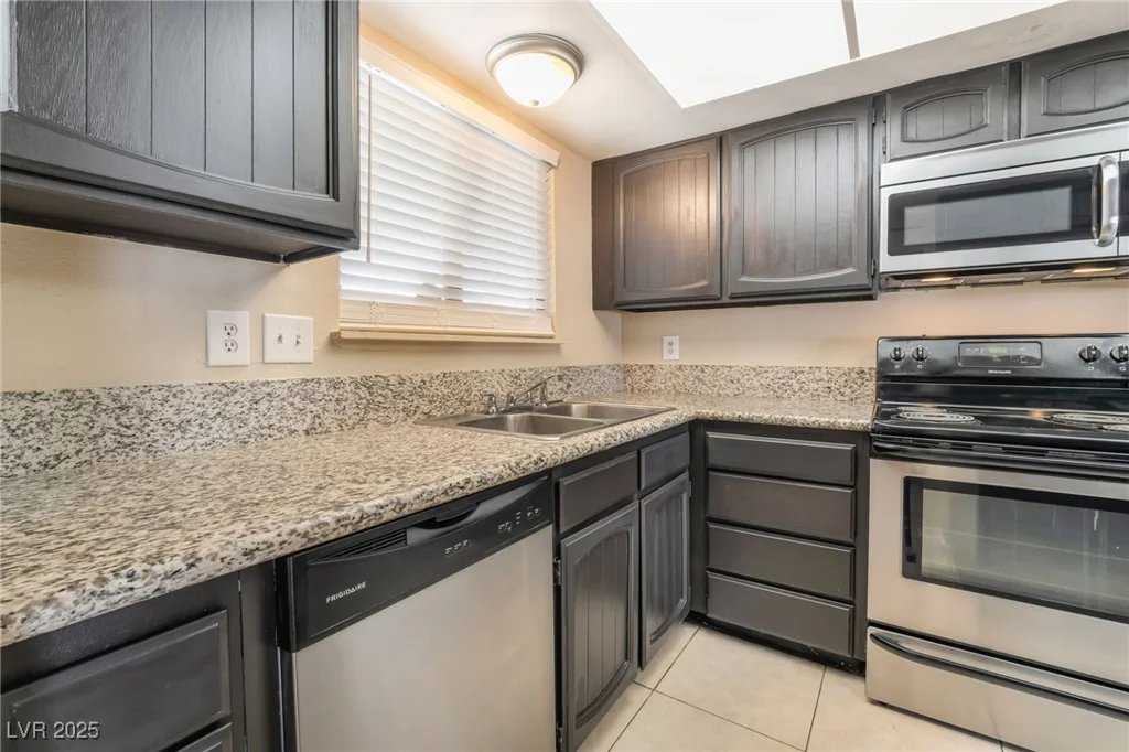 4853 Rollingwood, Las Vegas, NV 89121