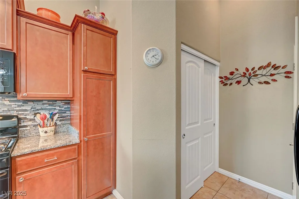 10074 Aspen Rose, Las Vegas, NV 89183