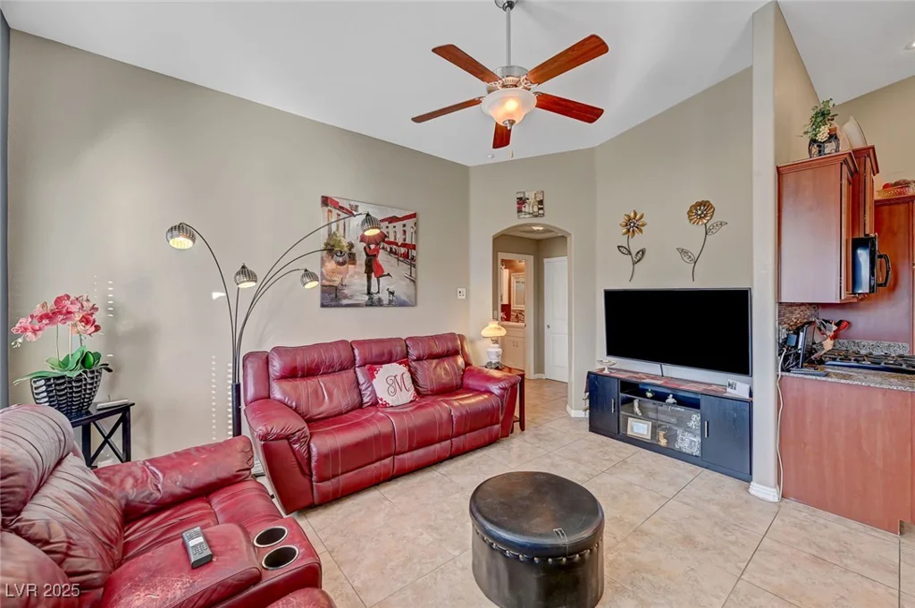 10074 Aspen Rose, Las Vegas, NV 89183