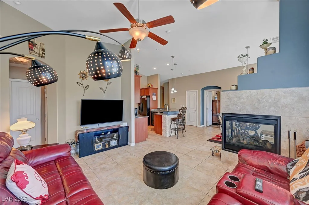 10074 Aspen Rose, Las Vegas, NV 89183
