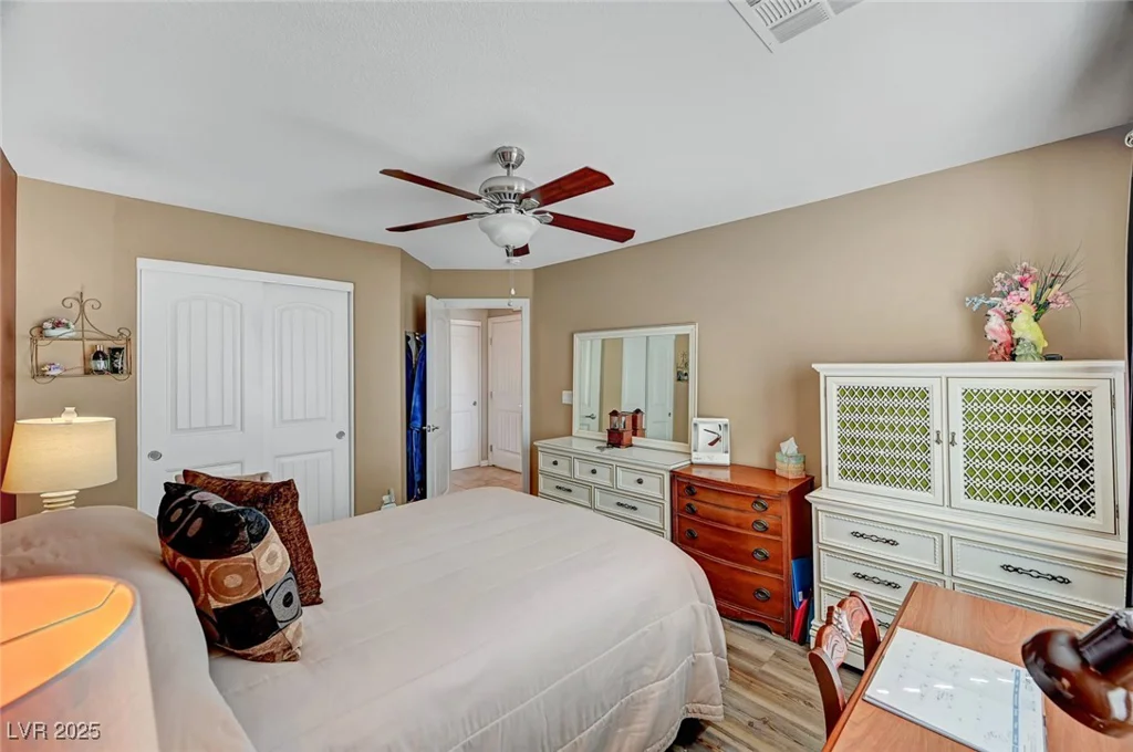 10074 Aspen Rose, Las Vegas, NV 89183