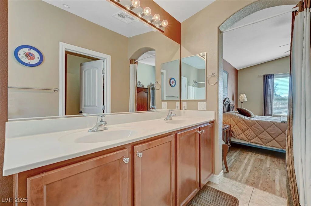 10074 Aspen Rose, Las Vegas, NV 89183