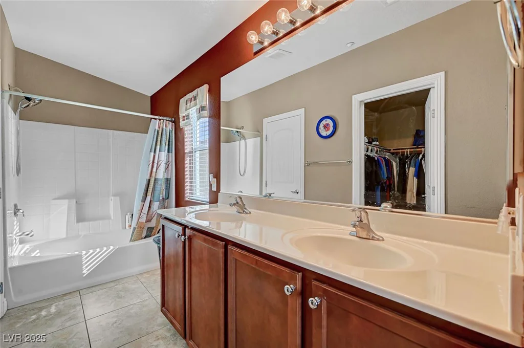 10074 Aspen Rose, Las Vegas, NV 89183