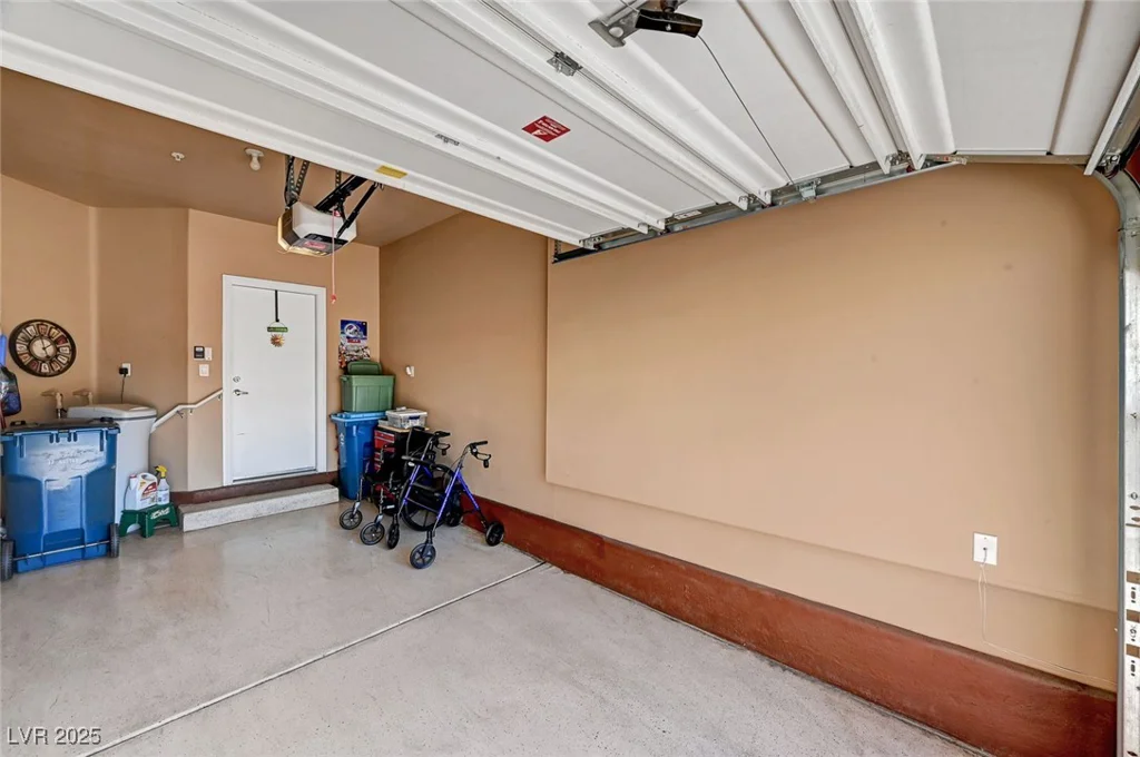 10074 Aspen Rose, Las Vegas, NV 89183