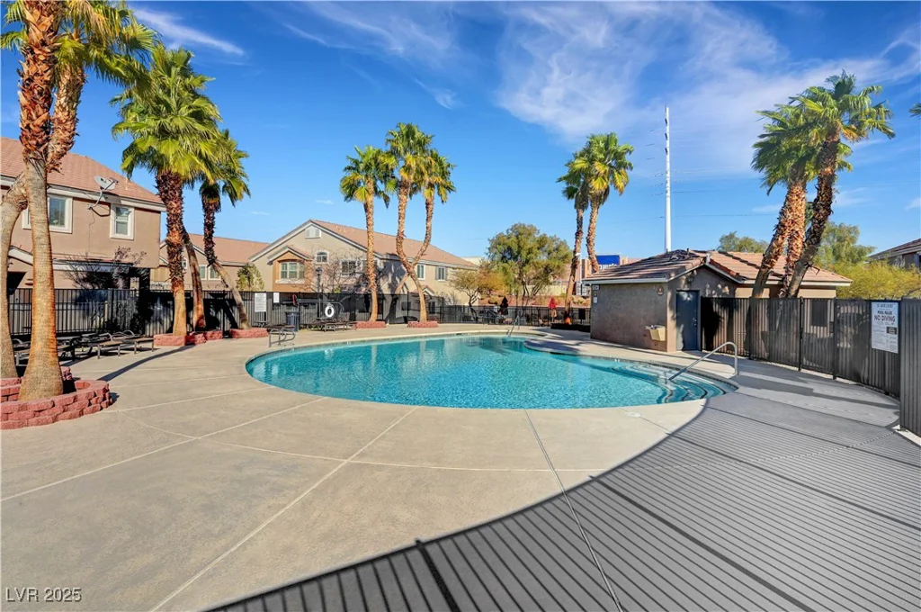 10074 Aspen Rose, Las Vegas, NV 89183