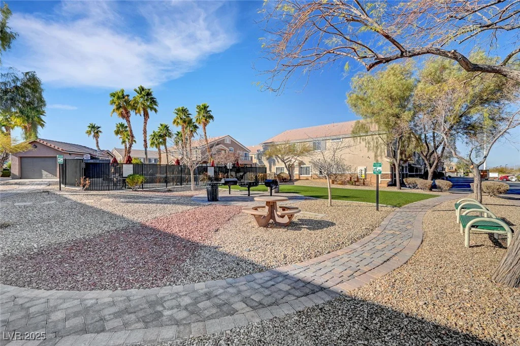 10074 Aspen Rose, Las Vegas, NV 89183