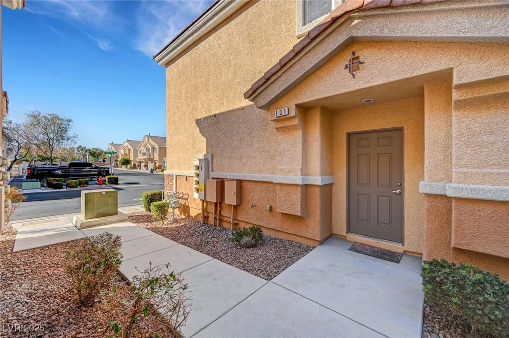 10074 Aspen Rose, Las Vegas, NV 89183