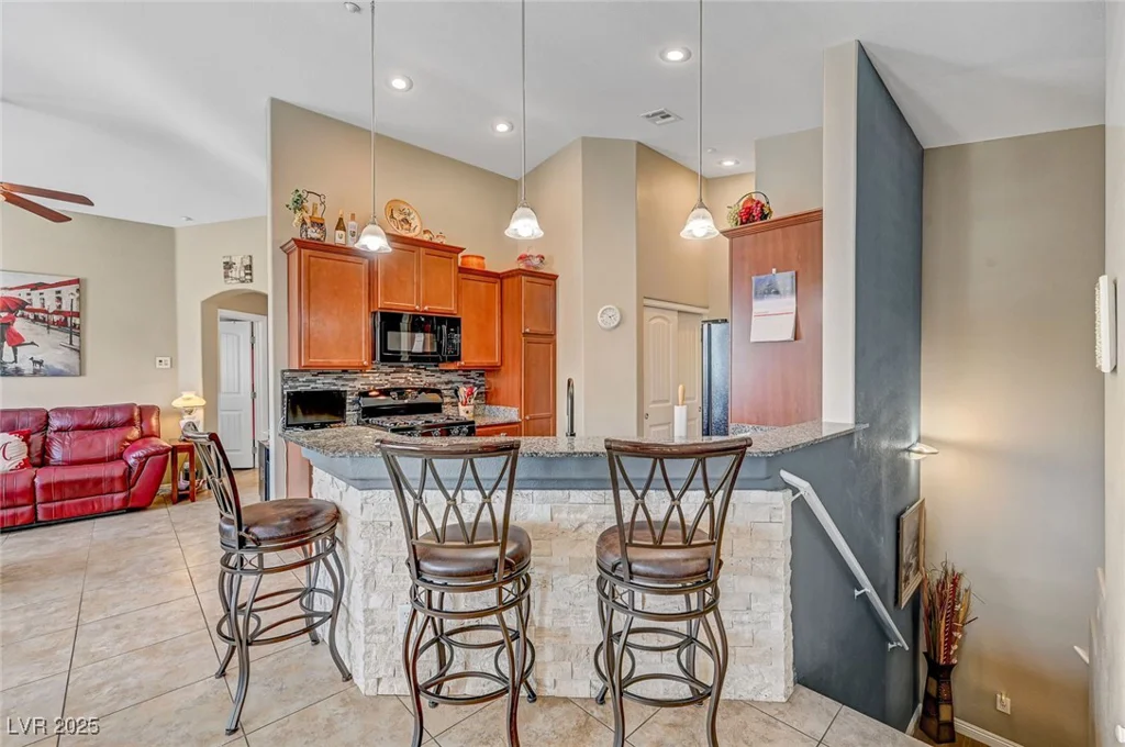 10074 Aspen Rose, Las Vegas, NV 89183