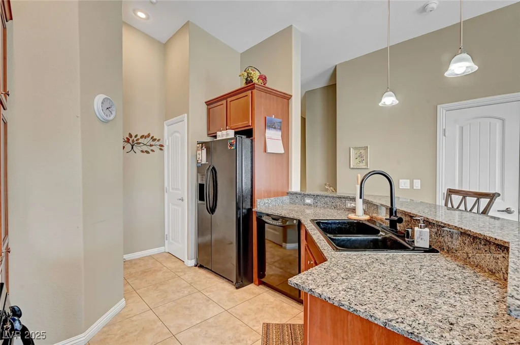 10074 Aspen Rose, Las Vegas, NV 89183
