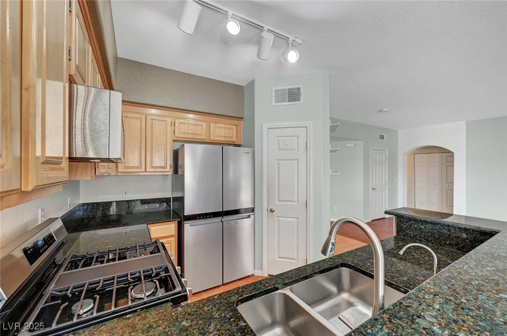 4910 Black Bear, Las Vegas, NV 89149