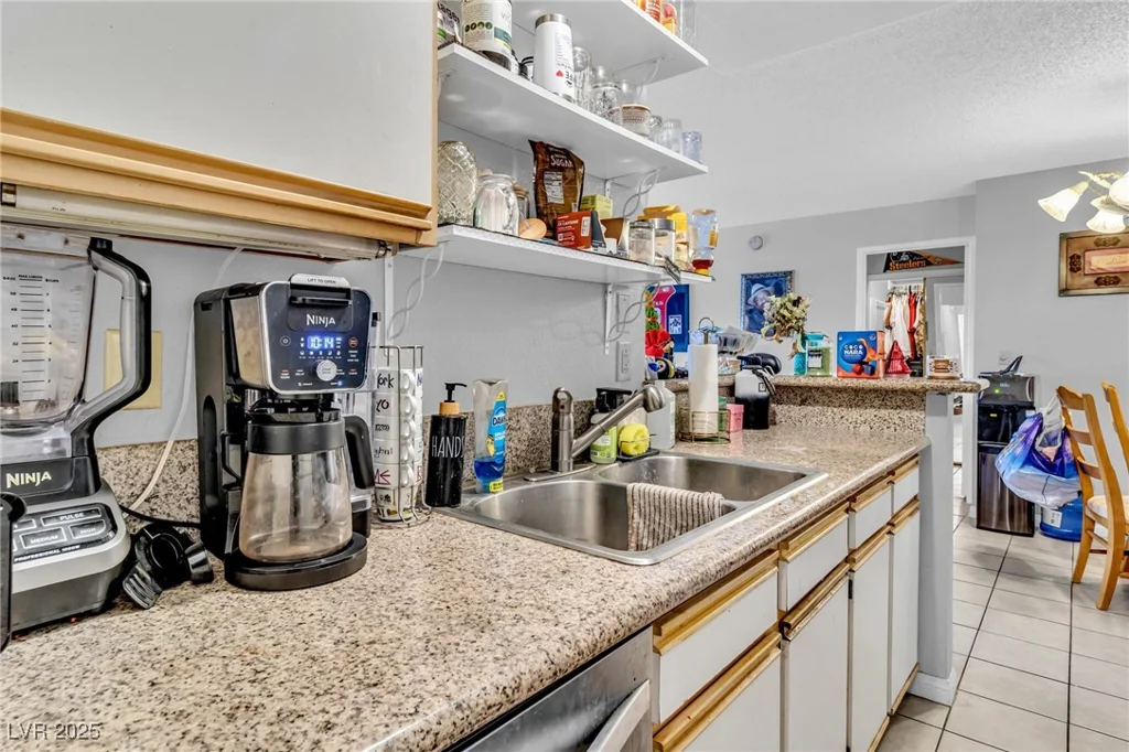 2200 Fort Apache, Las Vegas, NV 89117
