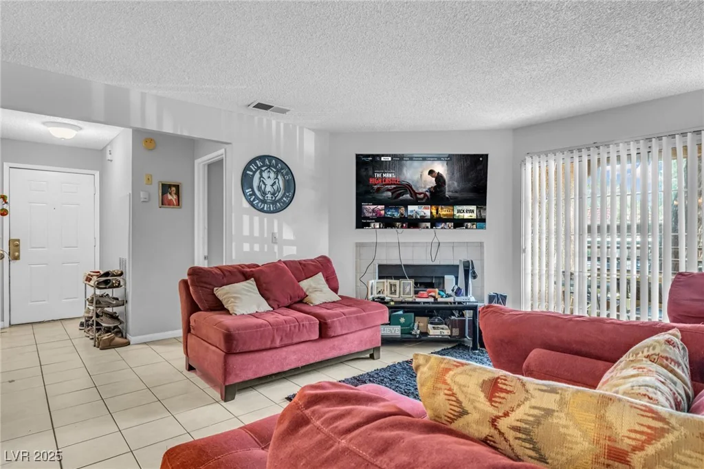 2200 Fort Apache, Las Vegas, NV 89117