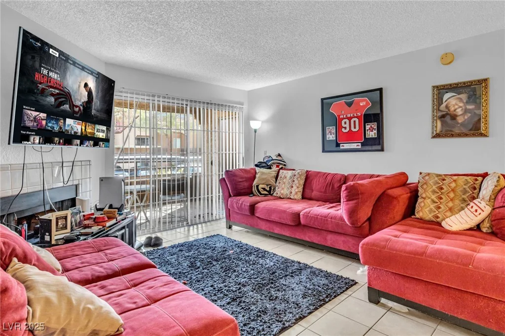 2200 Fort Apache, Las Vegas, NV 89117