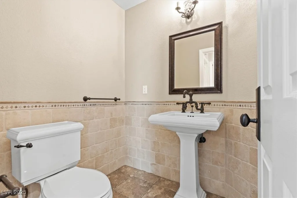 3101 Villa Colonade, Las Vegas, NV 89128