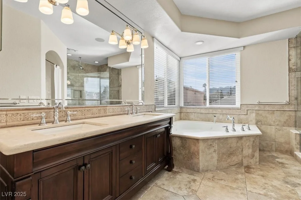 3101 Villa Colonade, Las Vegas, NV 89128