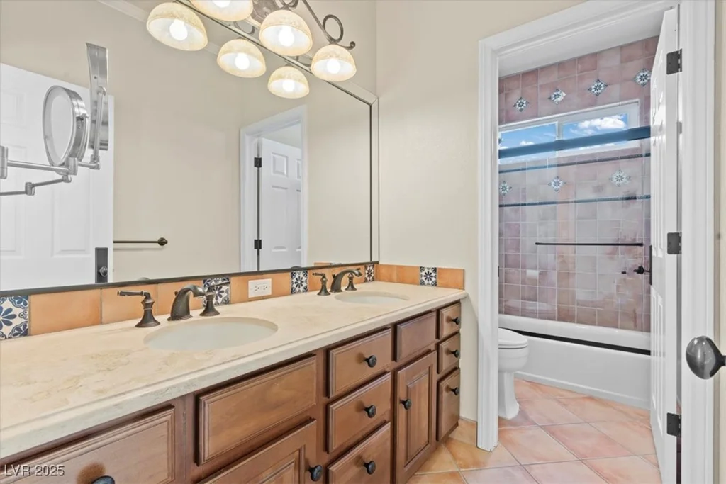 3101 Villa Colonade, Las Vegas, NV 89128