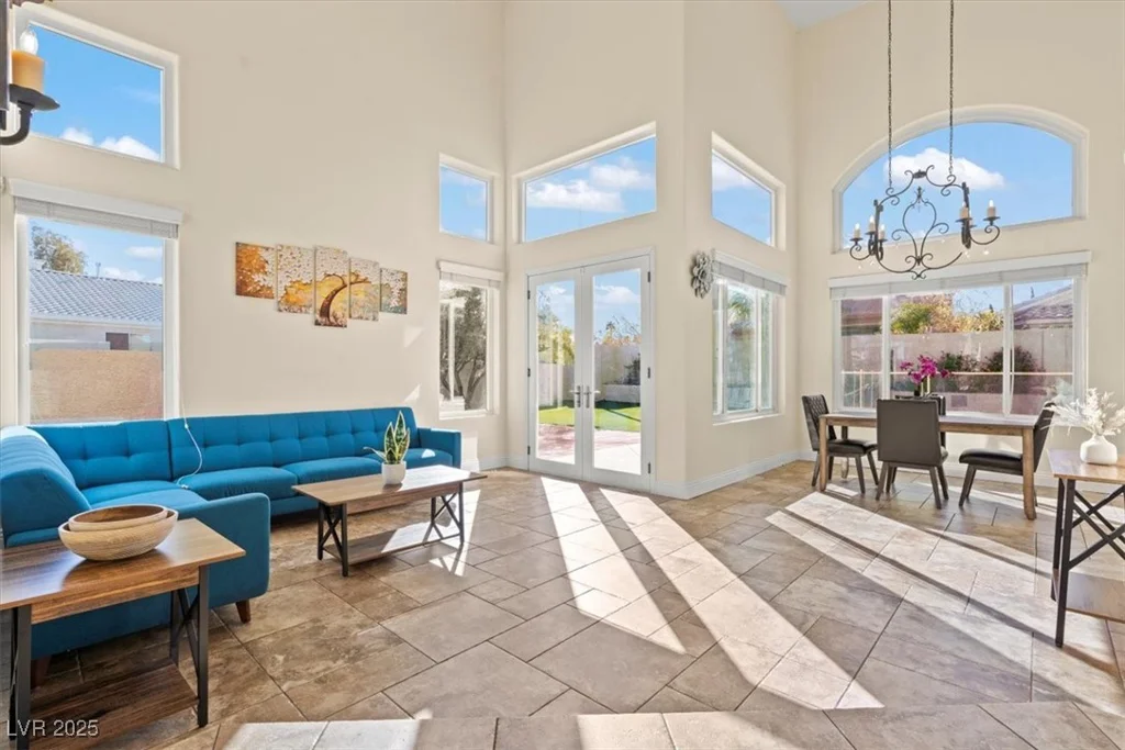 3101 Villa Colonade, Las Vegas, NV 89128