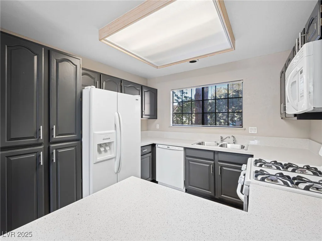 2851 Valley View, Las Vegas, NV 89102