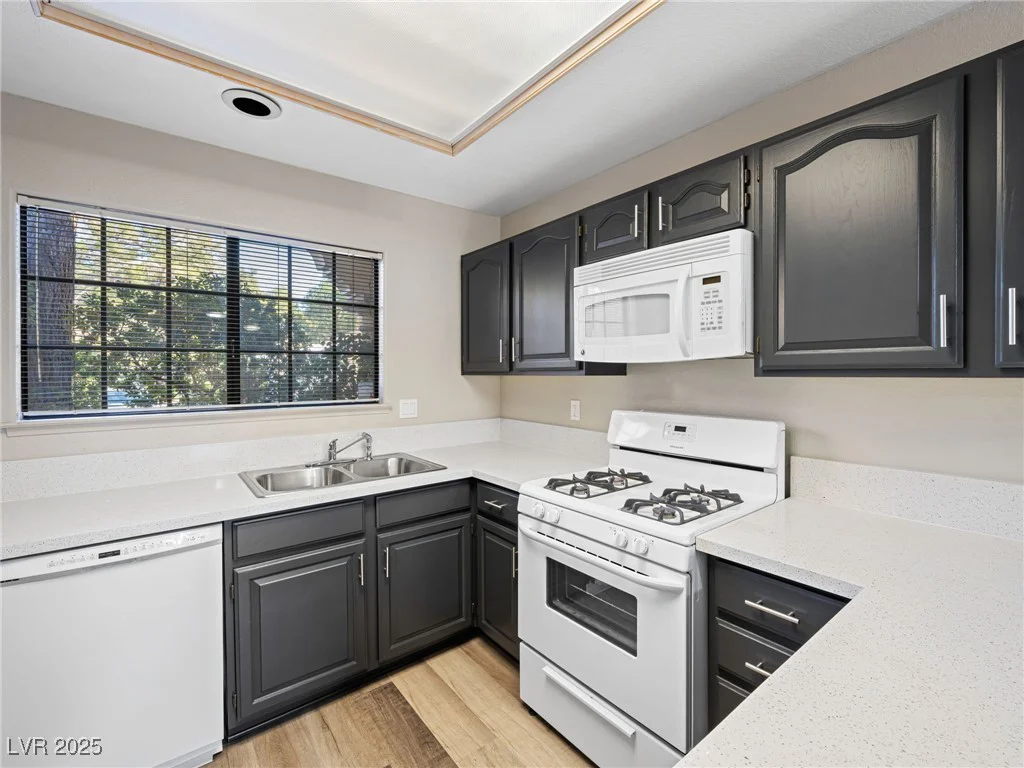 2851 Valley View, Las Vegas, NV 89102