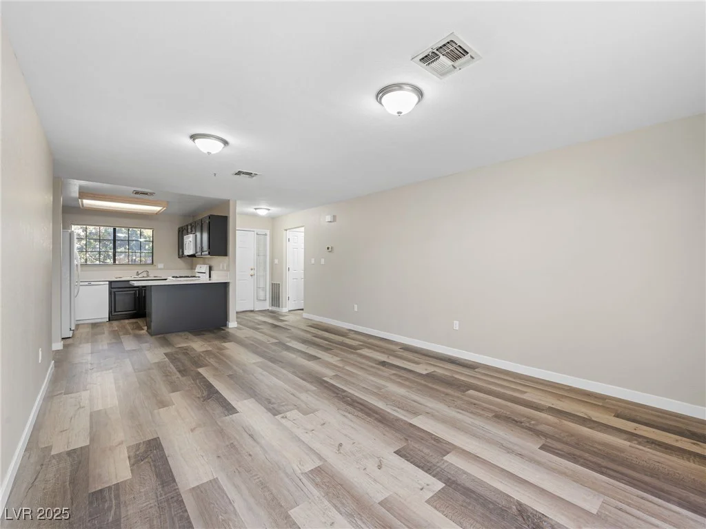 2851 Valley View, Las Vegas, NV 89102
