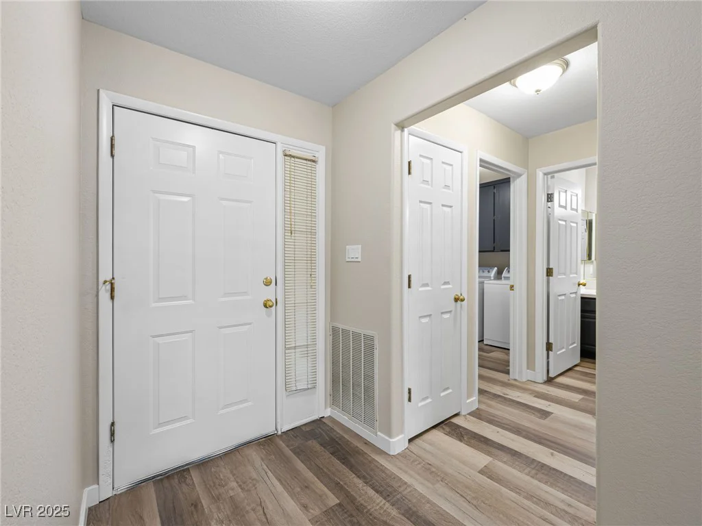 2851 Valley View, Las Vegas, NV 89102