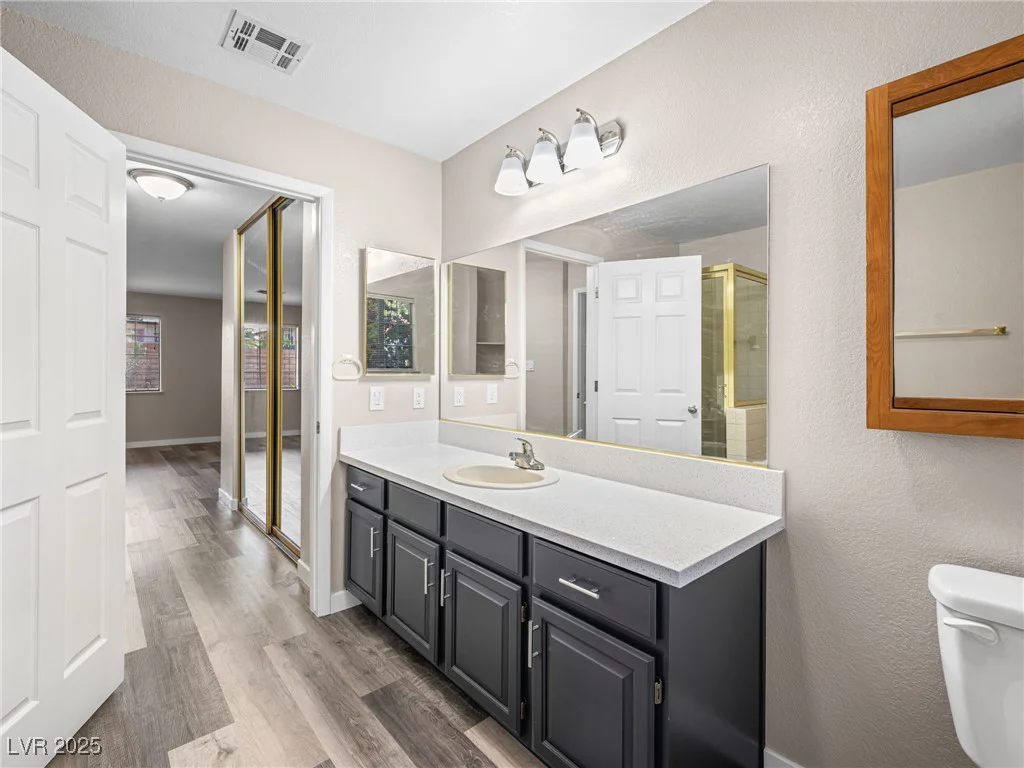 2851 Valley View, Las Vegas, NV 89102