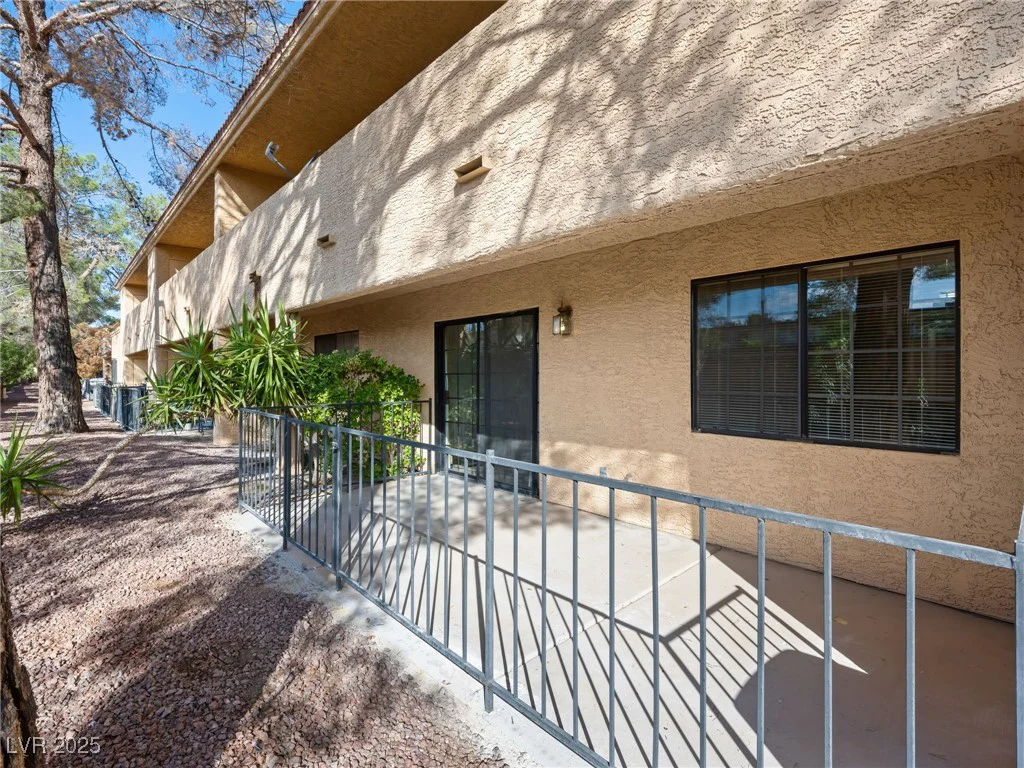 2851 Valley View, Las Vegas, NV 89102