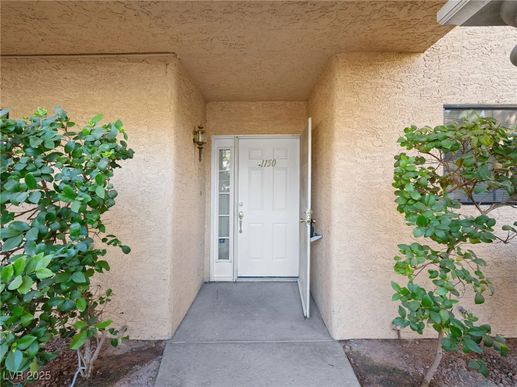 2851 Valley View, Las Vegas, NV 89102