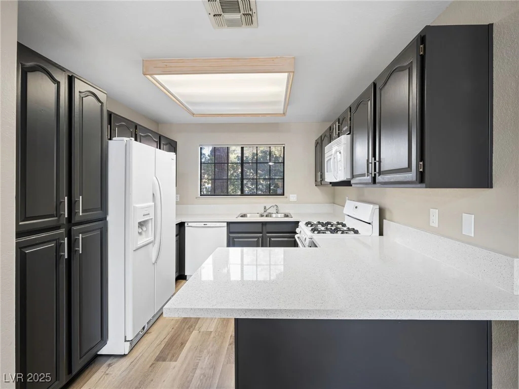 2851 Valley View, Las Vegas, NV 89102