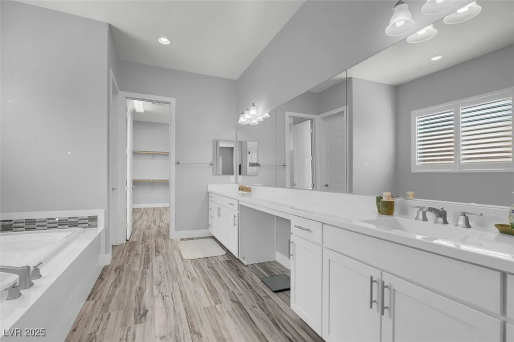 351 Dandelion Brook Ct, Las Vegas, NV 89148