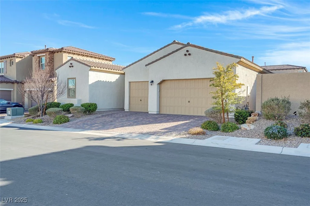 351 Dandelion Brook Ct, Las Vegas, NV 89148