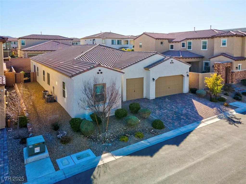 351 Dandelion Brook Ct, Las Vegas, NV 89148