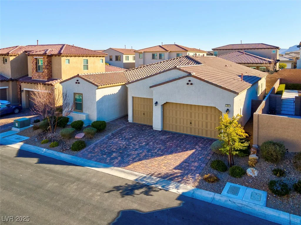 351 Dandelion Brook Ct, Las Vegas, NV 89148